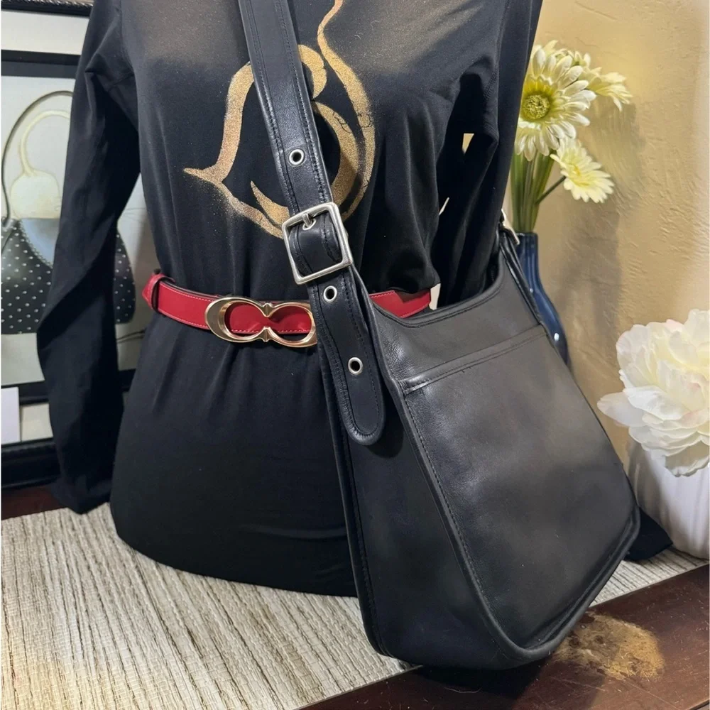 ❤️SOLD❤️Vintage Coach Black Legacy Zip Bag #9966 - Picture 9 of 10